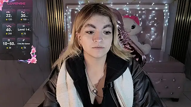 lili conor s online show from 2, 11, 2025