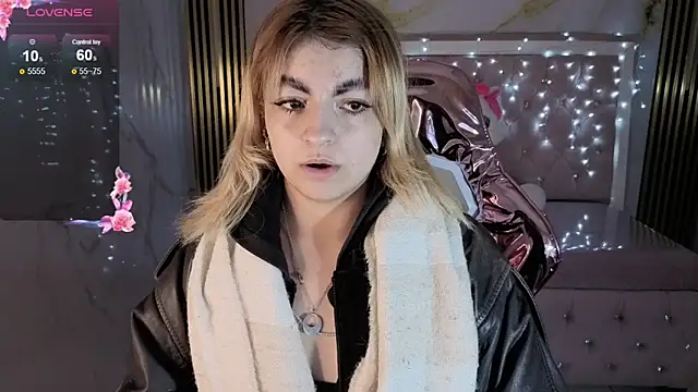 lili conor s online show from 8, 11, 2025