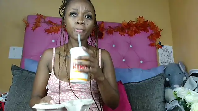 xxTatiannaxx online show from 27, 4, 2026