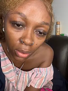 Snapshot of xxTatiannaxx chatting on 8, 7, 2026 xxTatiannaxx online show from 8, 7, 2026