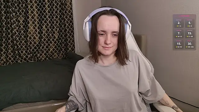 Luna Loveee online show from 4, 10, 2025