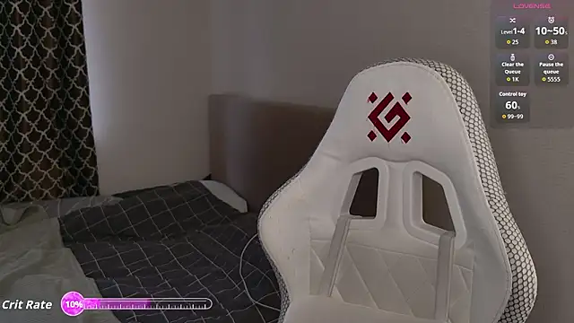 Luna Loveee online show from 9, 3, 2026