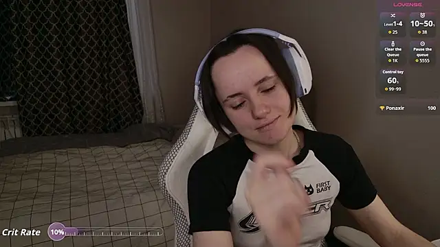 Luna Loveee online show from 2, 3, 2026