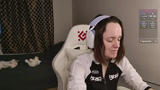 Luna Loveee online show from 26, 10, 2025