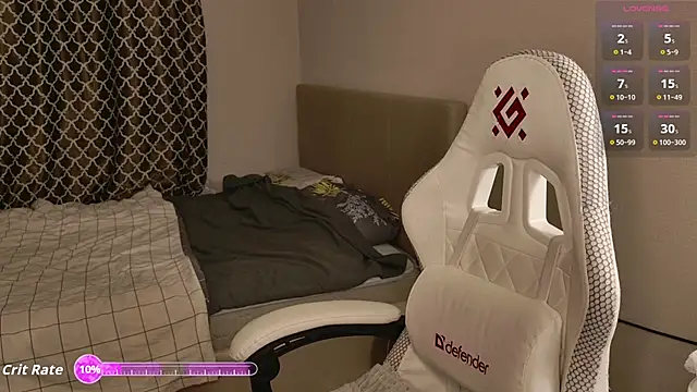 Luna Loveee online show from 4, 12, 2025