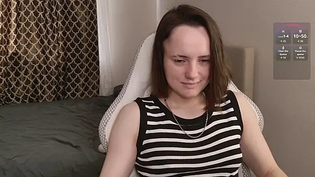 Luna Loveee online show from 28, 9, 2025