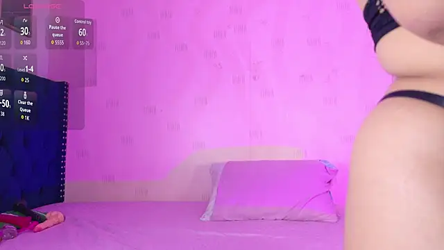 innocenthazel online show from 17, 12, 2025