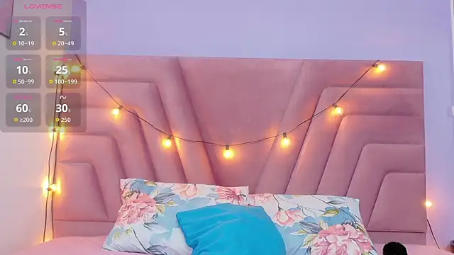 innocenthazel online show from 4, 11, 2025