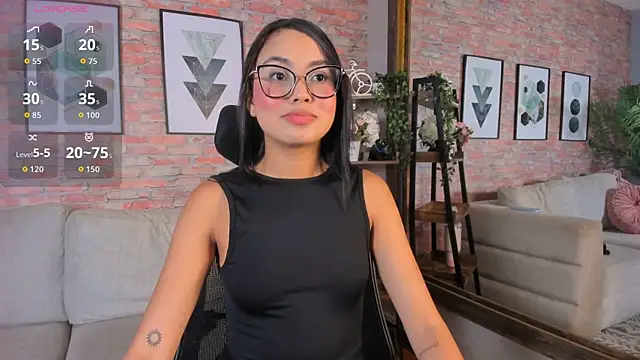 Snapshot of Lucia_Brown_ chatting on 2, 10, 2025 Lucia Brown online show from 2, 10, 2025