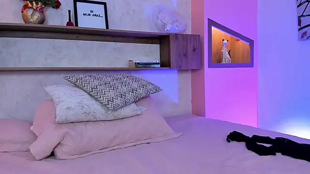 Snapshot of Lucia_Brown_ chatting on 16, 3, 2025 Lucia Brown online show from 16, 3, 2025