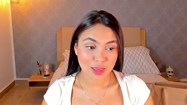 Snapshot of Lucia_Brown_ chatting on 25, 11, 2025 Lucia Brown online show from 25, 11, 2025