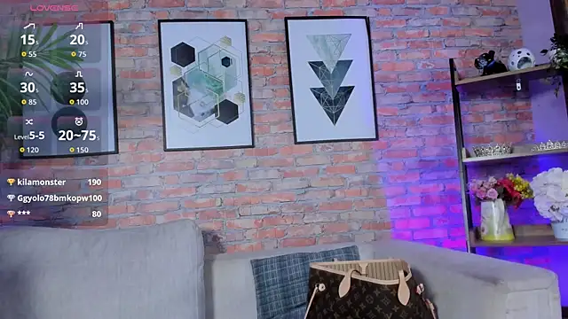 Snapshot of Lucia_Brown_ chatting on 15, 9, 2025 Lucia Brown online show from 15, 9, 2025