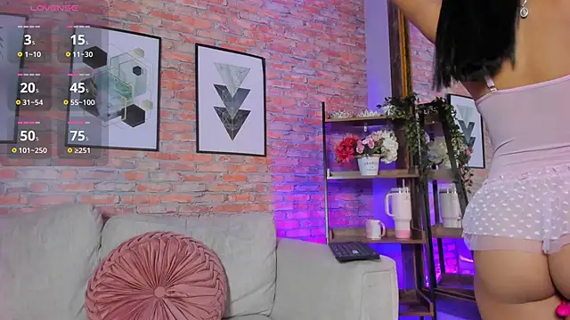 Snapshot of Lucia_Brown_ chatting on 29, 9, 2025 Lucia Brown online show from 29, 9, 2025