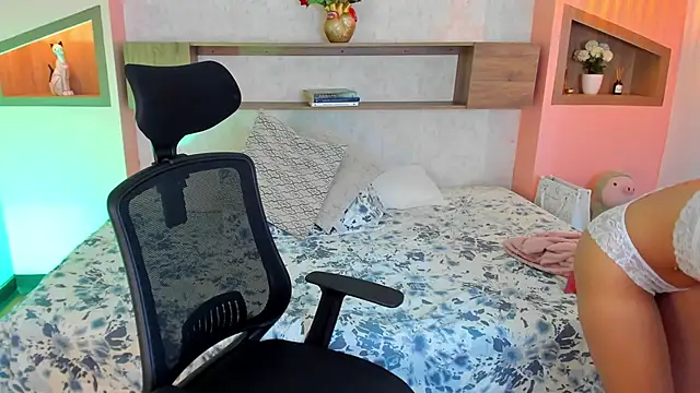 Snapshot of Lucia_Brown_ chatting on 22, 3, 2025 Lucia Brown online show from 22, 3, 2025