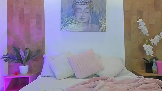Lucia Brown  online show from 23, 4, 2026