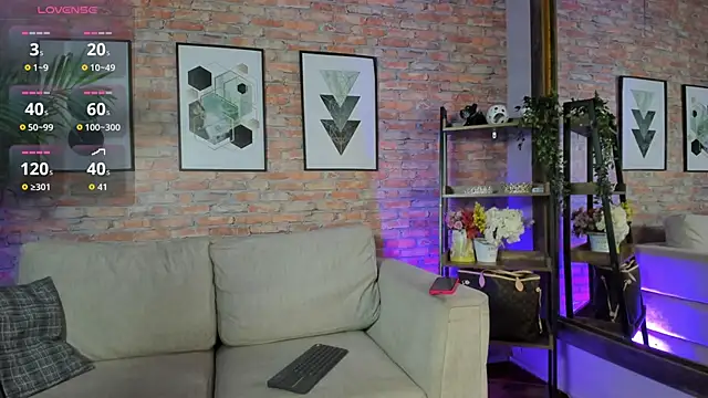 Snapshot of Lucia_Brown_ chatting on 15, 9, 2025 Lucia Brown online show from 15, 9, 2025