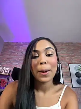 Snapshot of Lucia_Brown_ chatting on 6, 10, 2025 Lucia Brown online show from 6, 10, 2025