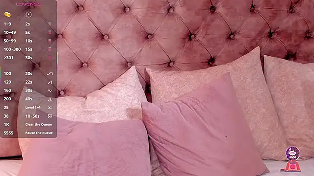 regina noctixx online show from 4, 12, 2025