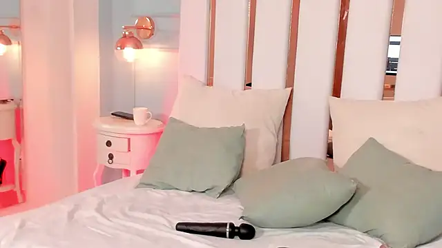 regina noctixx online show from 5, 4, 2026