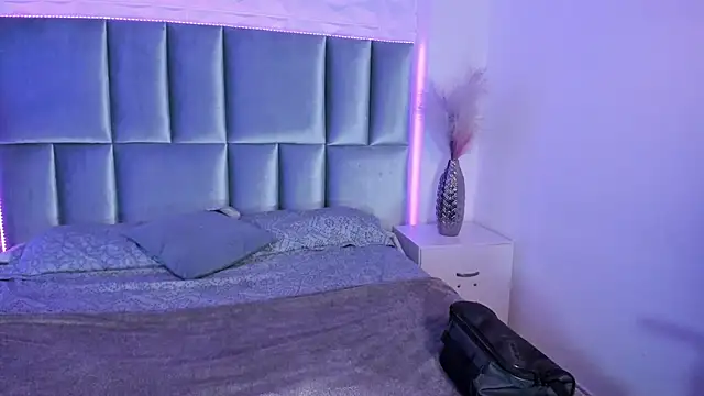 Selene bennet online show from 11, 9, 2025