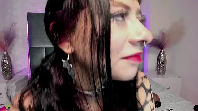 Selene bennet online show from 7, 11, 2025