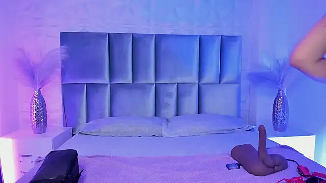 Selene bennet online show from 14, 4, 2026