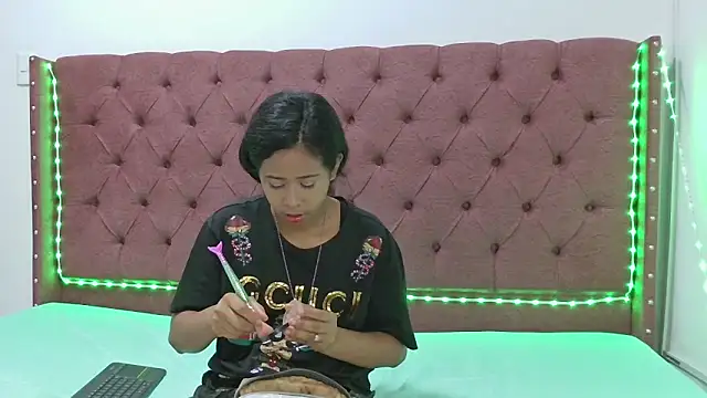 couple hotfox online show from 22, 3, 2025