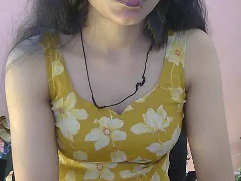 Snapshot of Cute_Pihu01 chatting on 13, 2, 2026 Cute Pihu01 online show from 13, 2, 2026