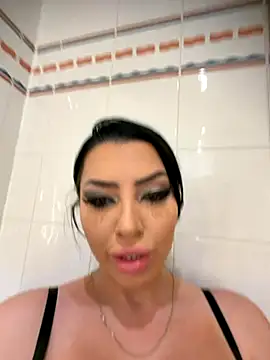 Mia Splash online show from 28, 11, 2025