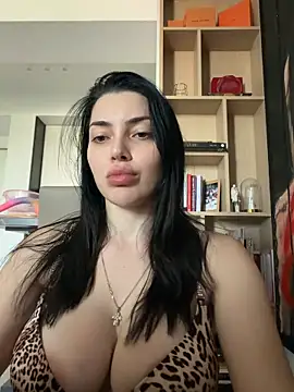 Mia Splash online show from 6, 5, 2026
