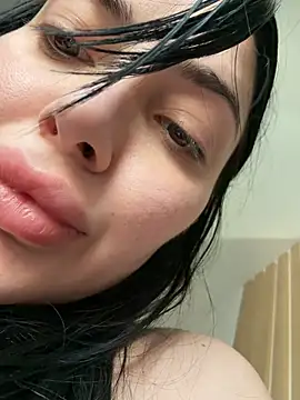 Mia Splash online show from 3, 5, 2026