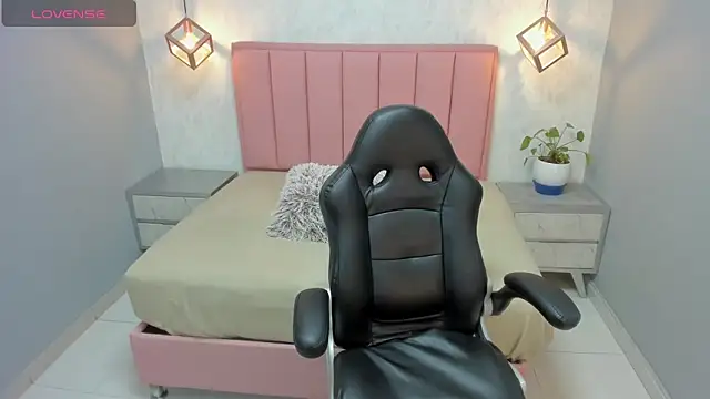 MEGANZARICK online show from 6, 10, 2025