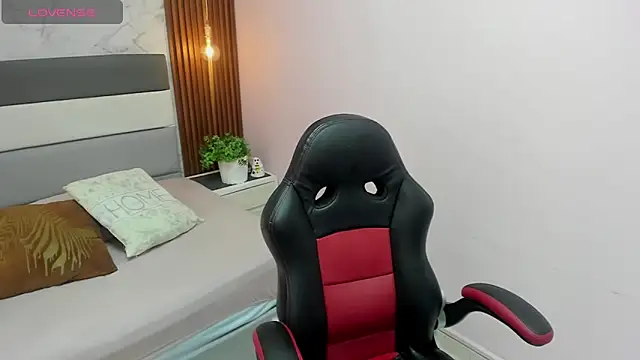 MEGANZARICK online show from 5, 11, 2025