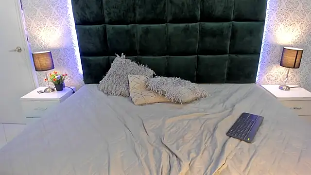 SophieeEvans online show from 23, 2, 2025