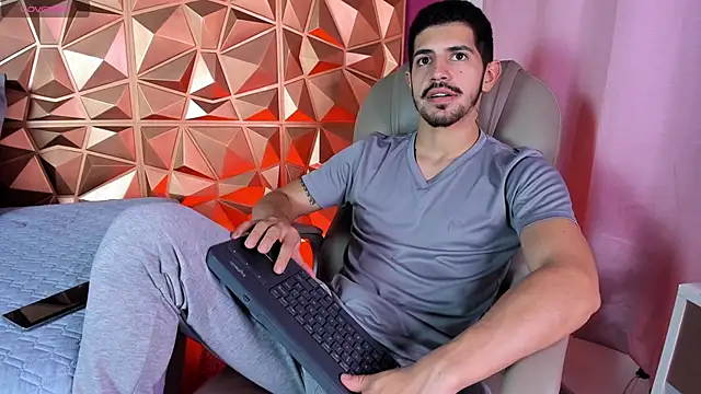 AlejandroStormm online show from 22, 4, 2026