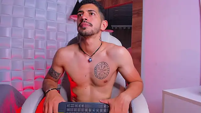 AlejandroStormm online show from 4, 12, 2025