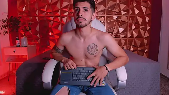 AlejandroStormm online show from 7, 3, 2025