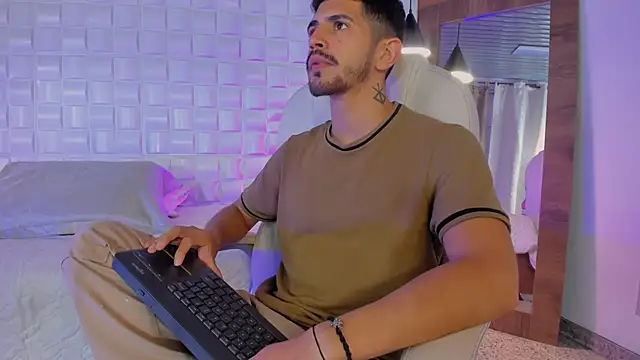 AlejandroStormm online show from 9, 10, 2025