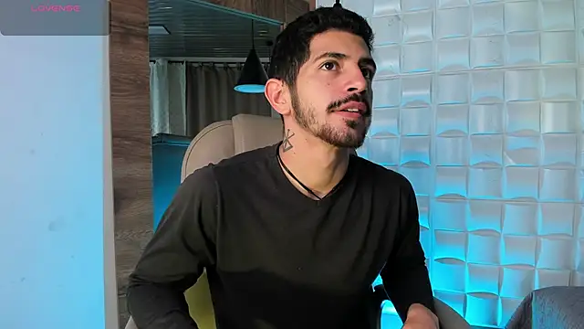 AlejandroStormm online show from 4, 2, 2026