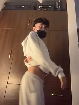 twinkperu18 online show from 3, 11, 2025