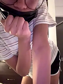 twinkperu18 online show from 4, 10, 2025