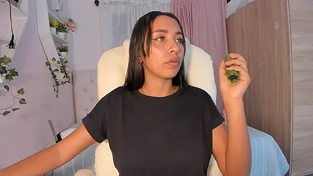 Emma lorense22 online show from 30, 10, 2025