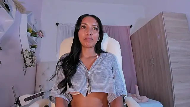 Emma lorense22 online show from 23, 10, 2025