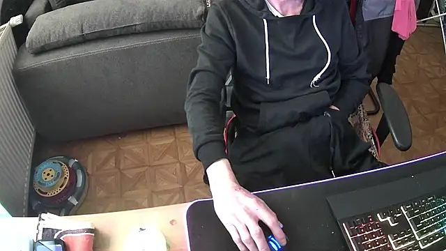 Snapshot of DerGeileLoveboy chatting on 20, 10, 2025 DerGeileLoveboy online show from 20, 10, 2025