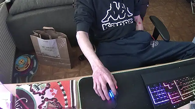 Snapshot of DerGeileLoveboy chatting on 7, 11, 2025 DerGeileLoveboy online show from 7, 11, 2025