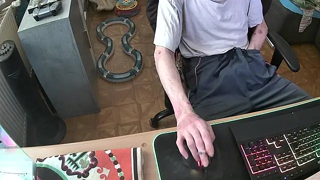 Snapshot of DerGeileLoveboy chatting on 27, 11, 2025 DerGeileLoveboy online show from 27, 11, 2025