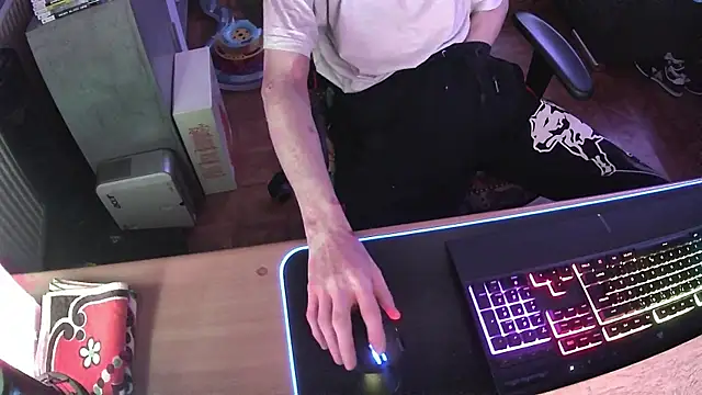 Snapshot of DerGeileLoveboy chatting on 4, 12, 2025 DerGeileLoveboy online show from 4, 12, 2025