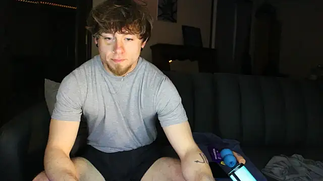 Snapshot of JCstrings chatting on 8, 4, 2026 JCstrings online show from 8, 4, 2026