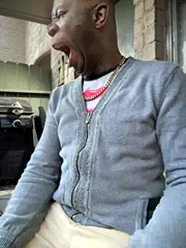 Fuckmehardandcloudy online show from 18, 12, 2025