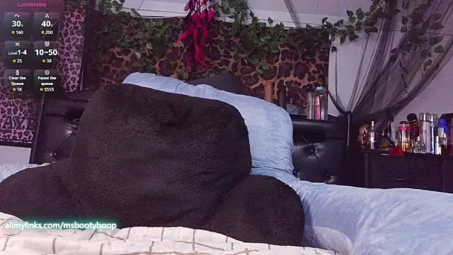 Snapshot of MsBootyBoop chatting on 2, 4, 2026 MsBootyBoop online show from 2, 4, 2026